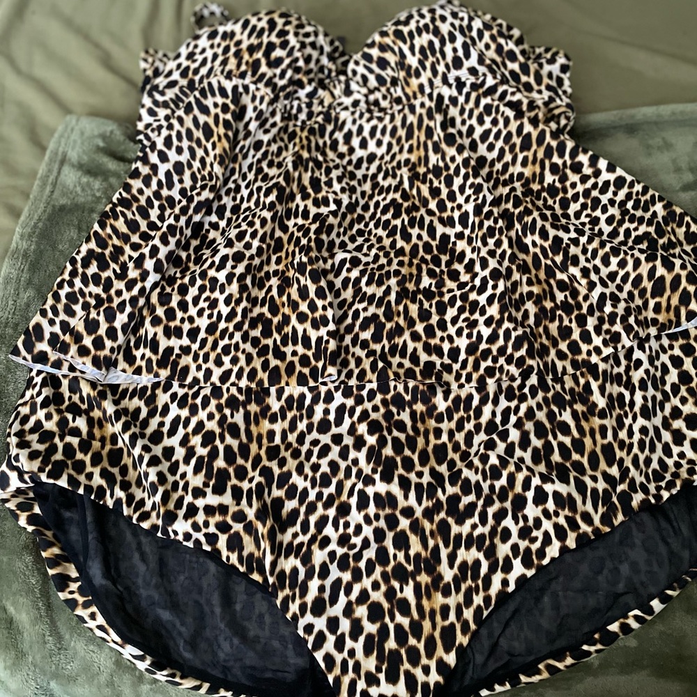 Underwire Tankini with bottoms. From Torrid.